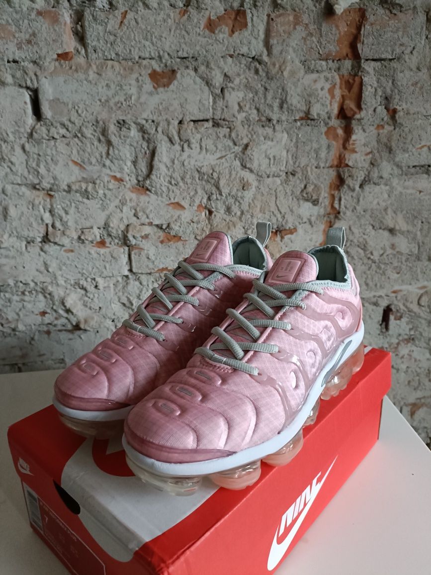 Nike Air Vapormax Plus 37,37.5,38,38.5,39,40