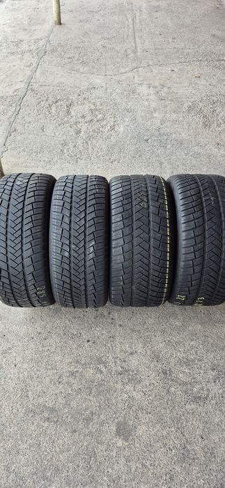 4 anvelope iarna Vredestein,fata 285/40/22,spate 325/35/22.Pret pe buc