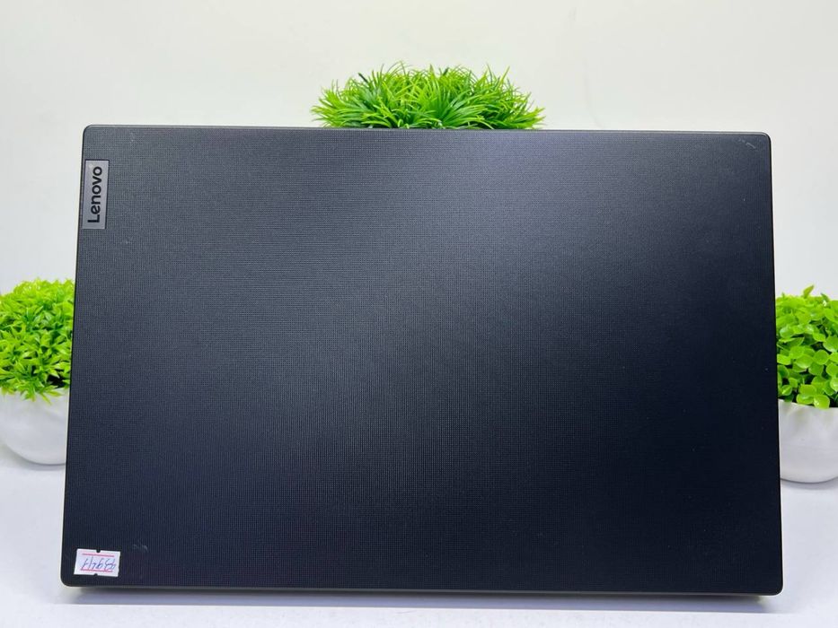 Lenovo V15 i3-11