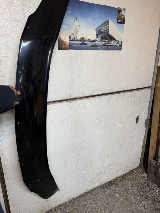 Продается мухобойка на капот от лексус в хорошем качестве