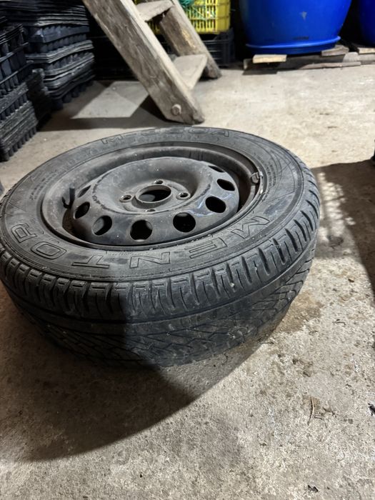 Jante 14 inch 4 prezoane cu cauciucuri de iarna