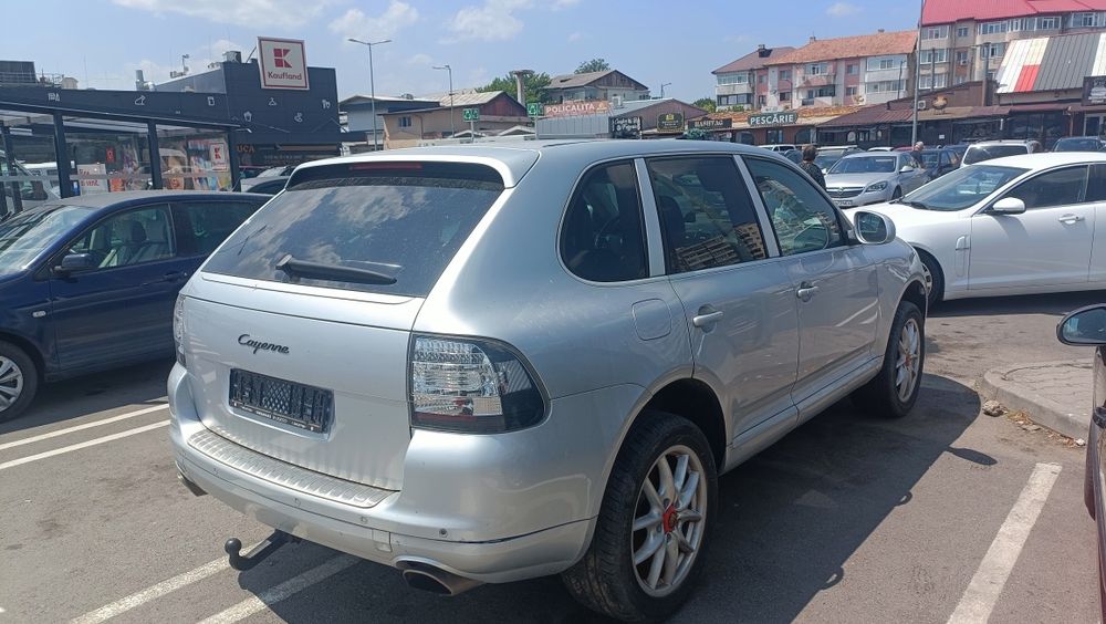 Vând Porsche Cayenne 3.2 V6 Benzina  ( CONTACT DEFECT )