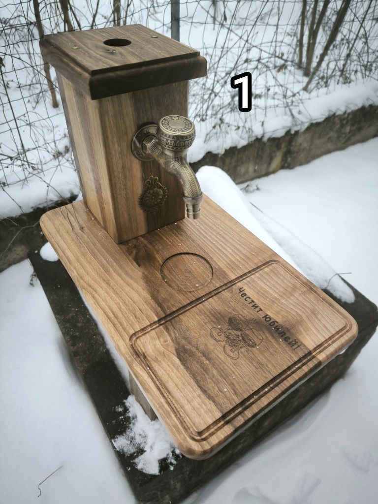 Диспенсер за напитки, бутилки, с плато за мезета