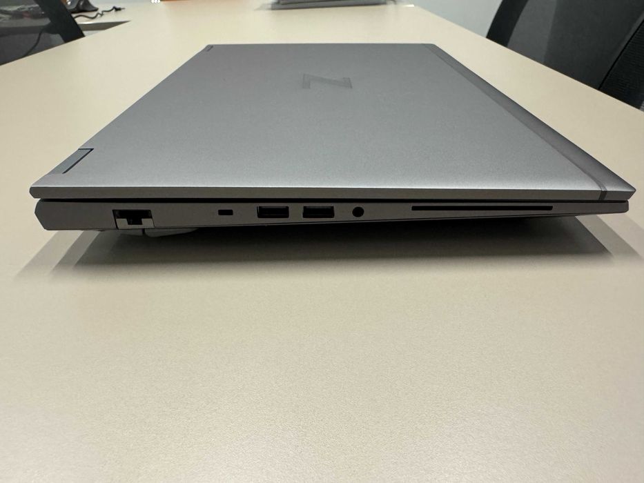 Лаптоп HP G8 Fury