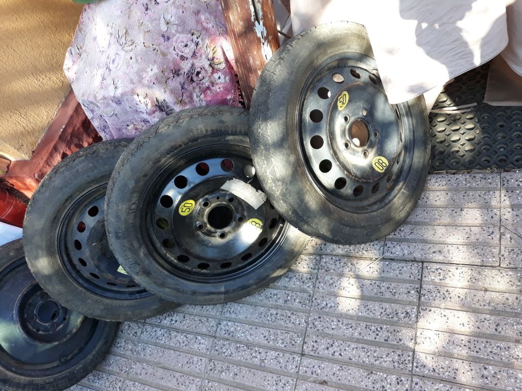 Roți noi ideale pentru trăsură s-au motocultor.preț.520 lei.