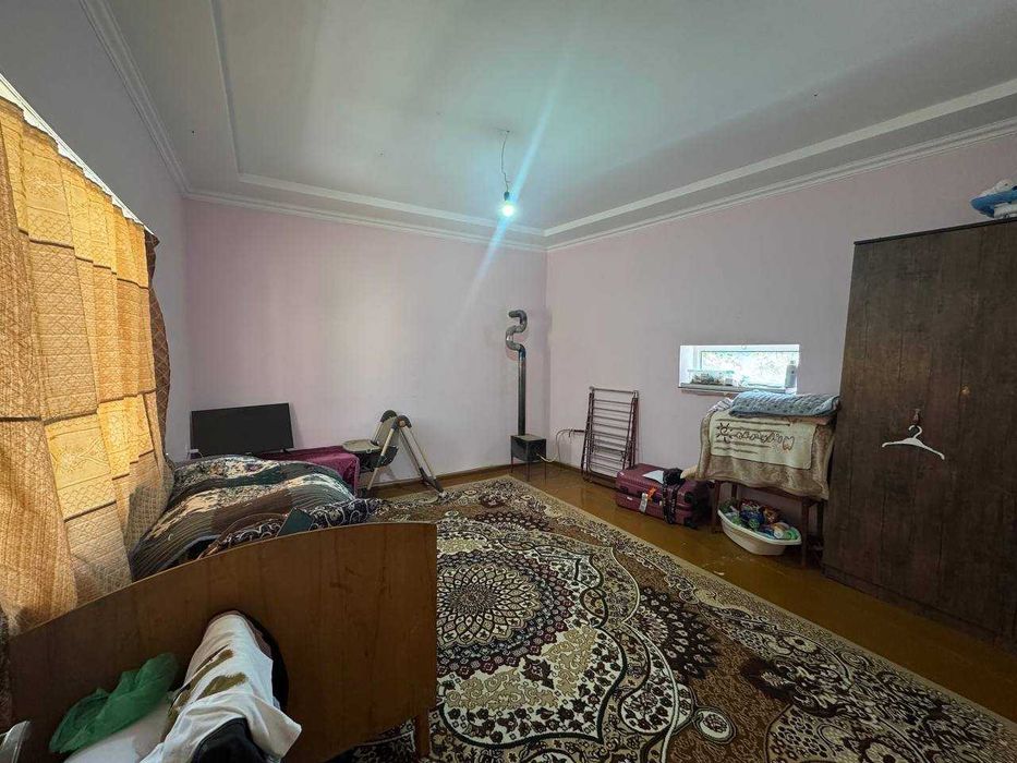 4.8 sotixli hovli sotiladi.