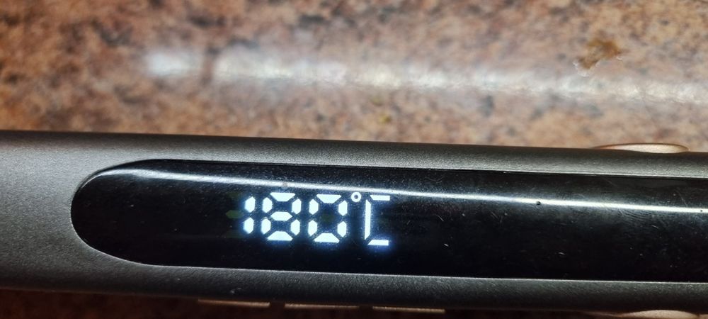 Преса за коса Кристина Агилера.