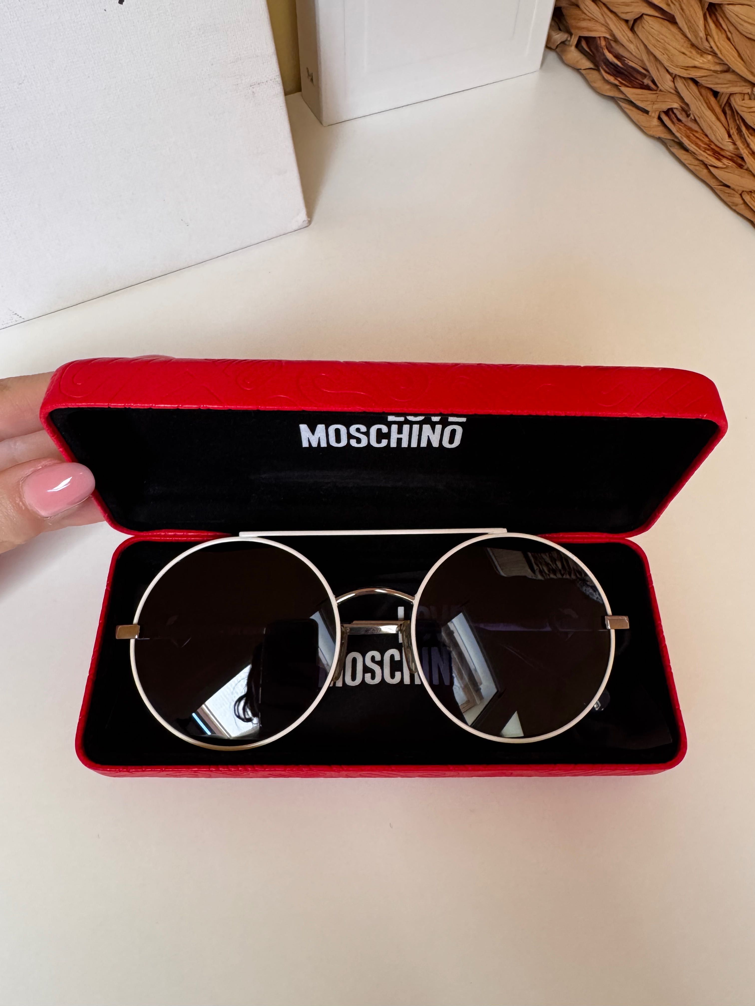 Слънчеви очила Love Moschino