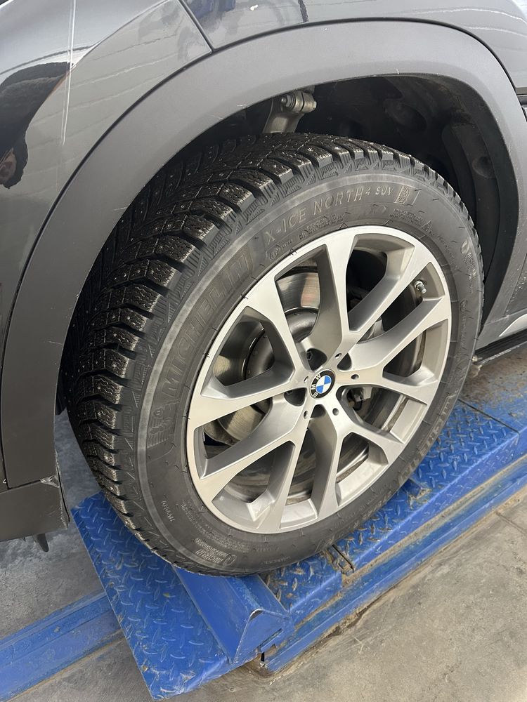 MICHELIN X-ICE NORTH 4 SUV 305/40/20 275/45/20