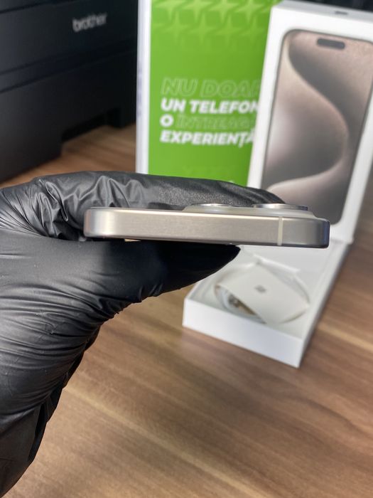 iPhone 15 Pro • 128 GB • Natural Titanium