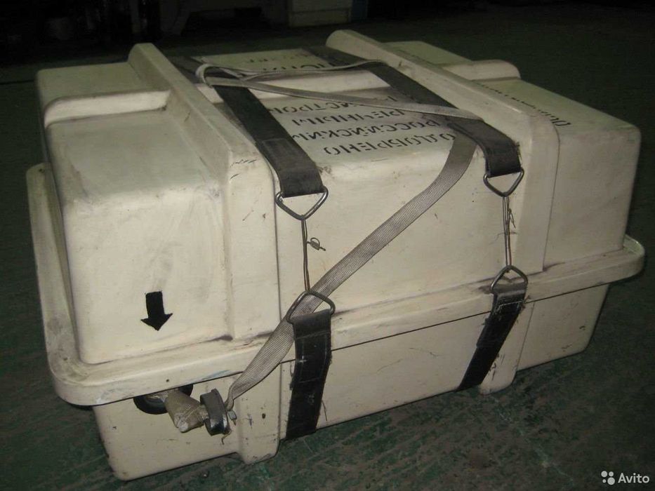 спасательный плот