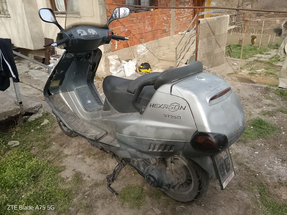 Скутер Piaggio 250c