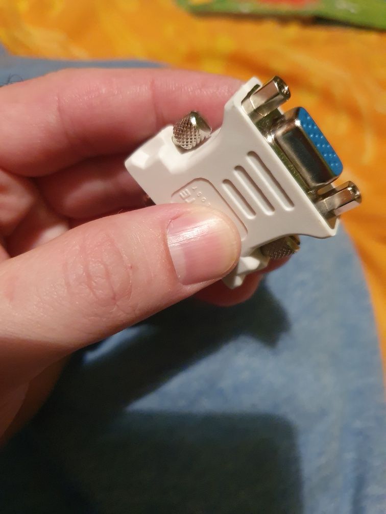 Adaptor VGA- DVI Gigabyte