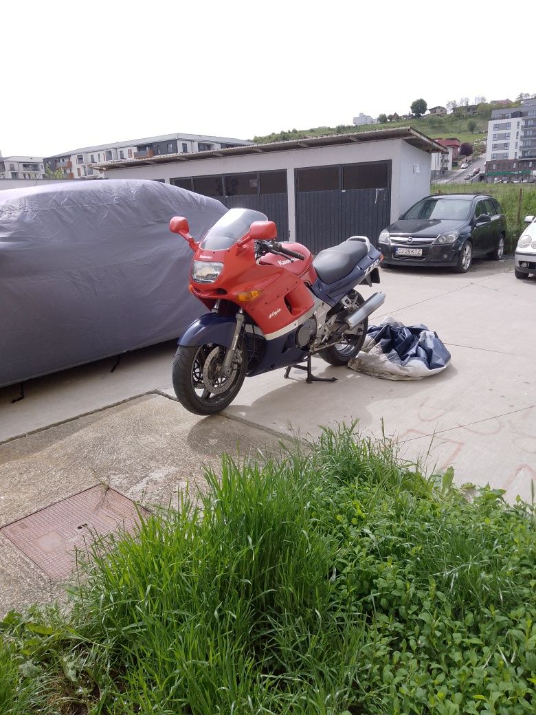 Vând Kawasaki zzr 600