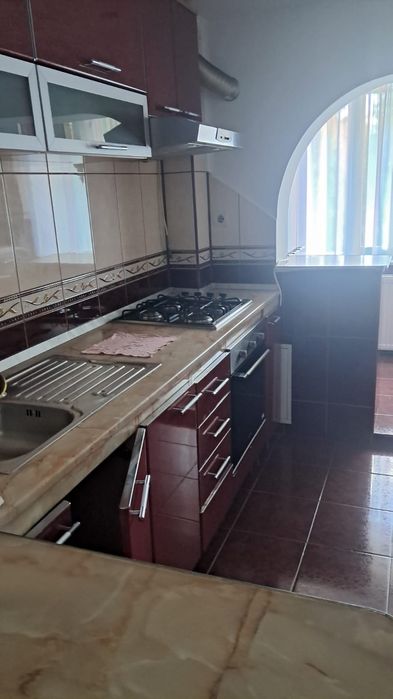 Apartament 3 camere decomandat închiriat