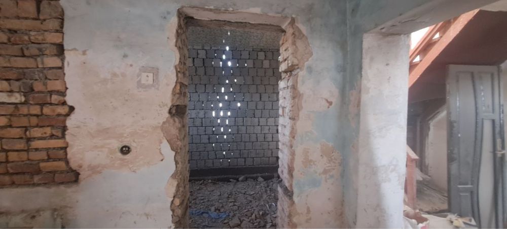 Уй сотилади Халкабад центрида 6 сотих