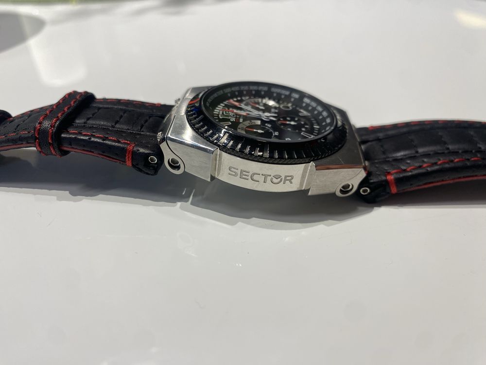 Часовник sector m-one