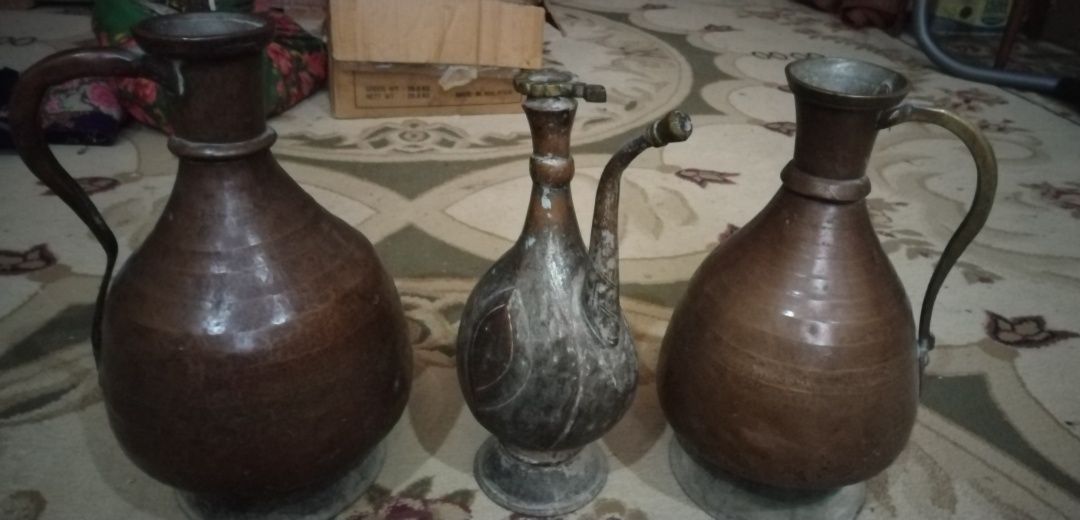 Коллекционные антикварные  кувшины