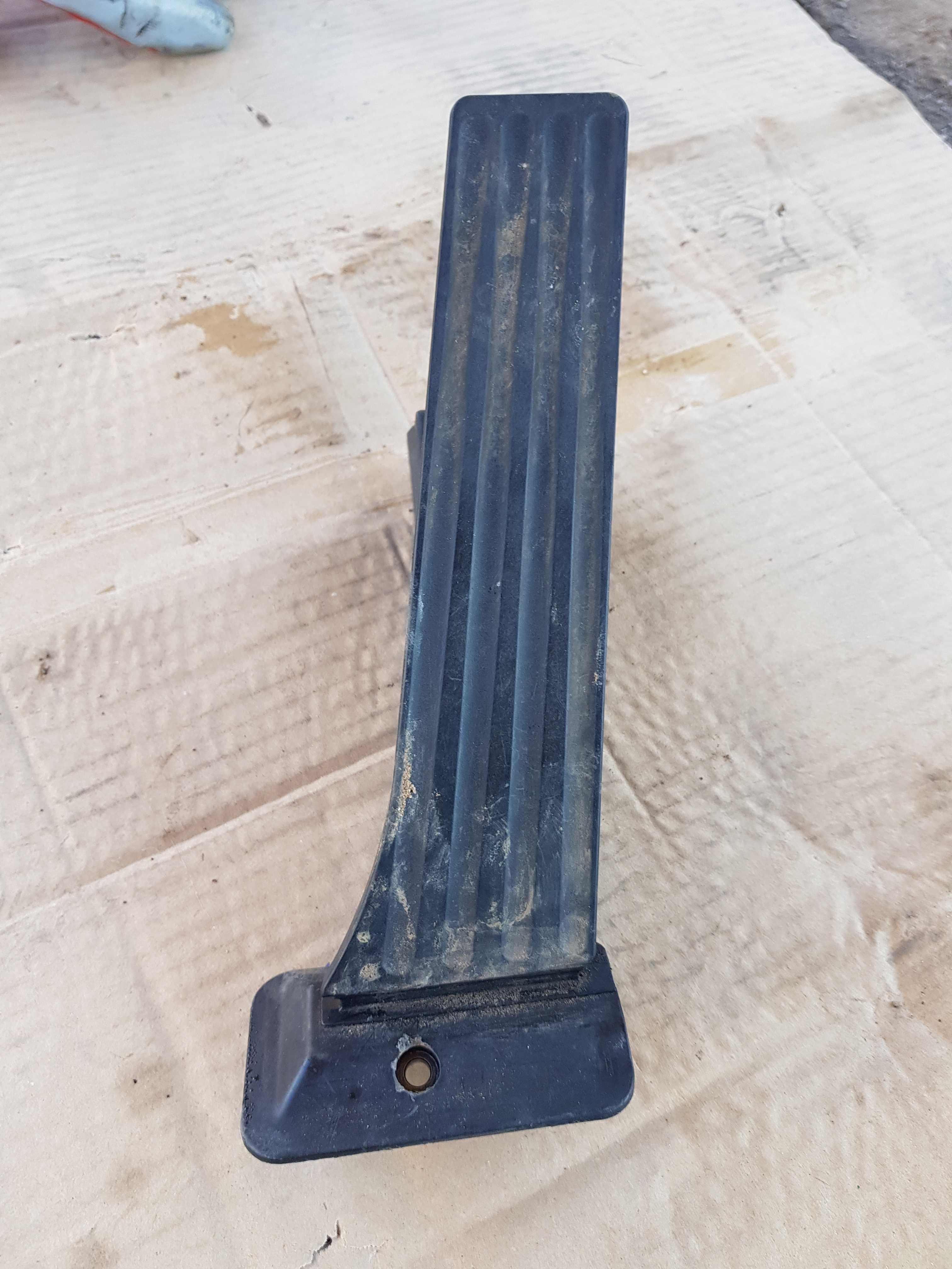 Газ педал БМВ Е90/91/92/93 Gas Pedal BMW E90 325i n53b25 218кс