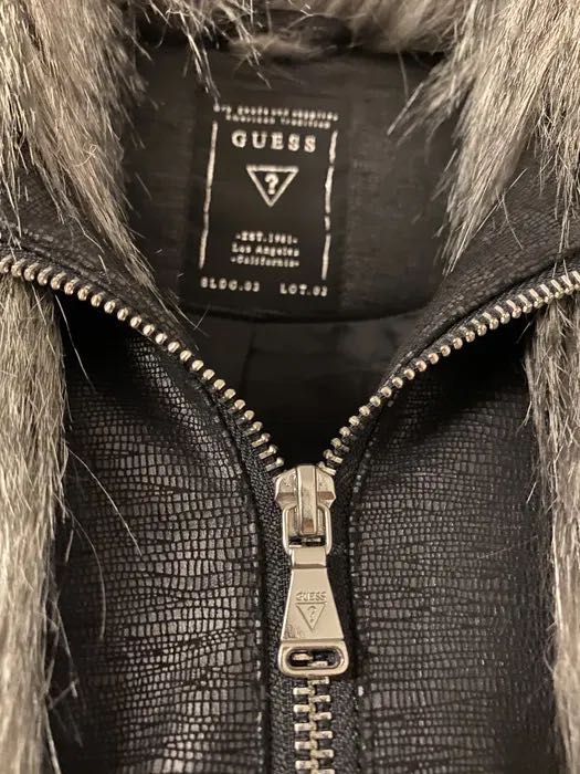 Vesta blana Guess