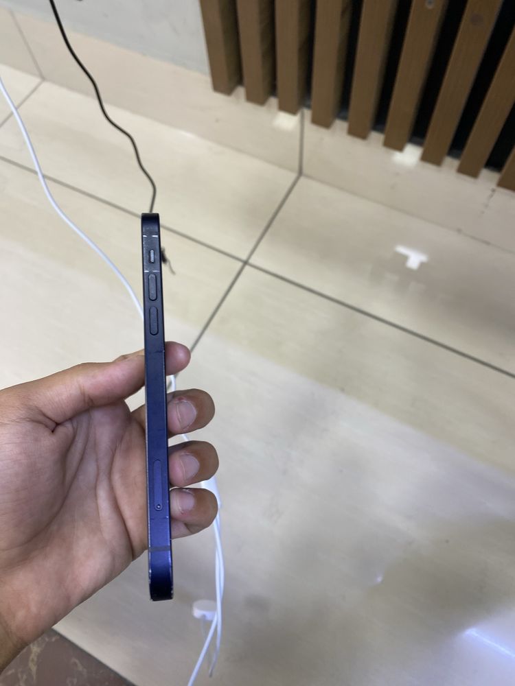 iphone 12  паметь 64 акум 77