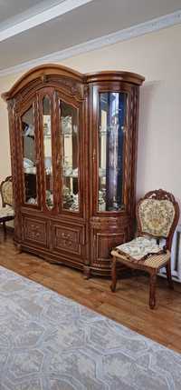 Продам малозиский мебель