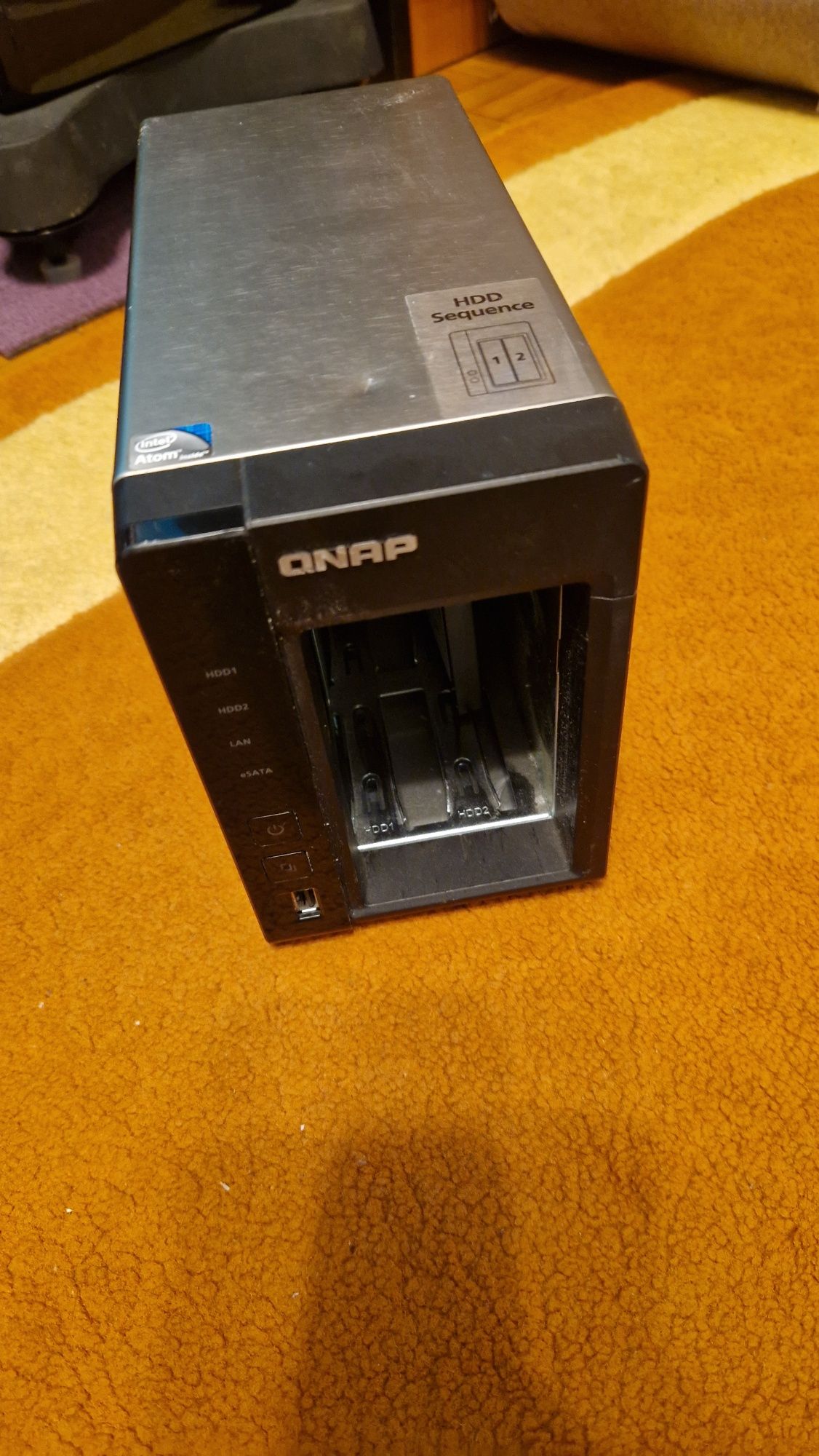 Nas retea qnap Ts 269 pro  3gb ram procesor 2 gzh