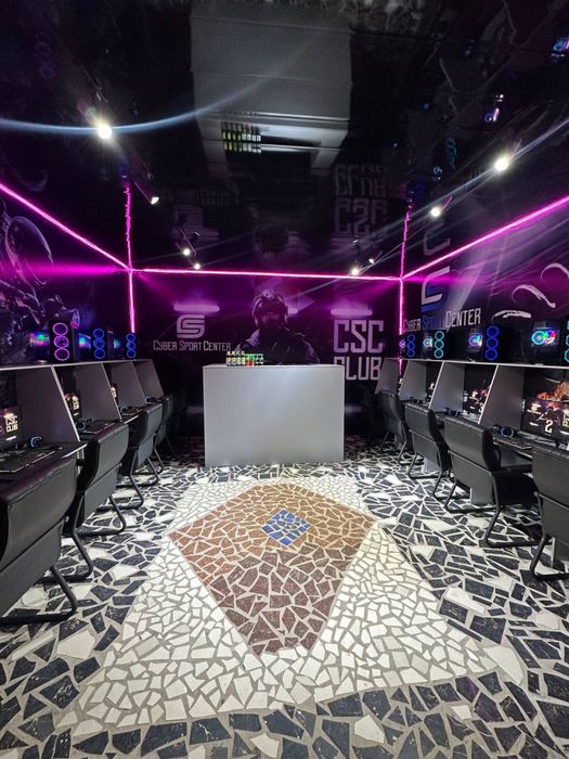 10 ta ugravoy kampyuter stol-stullari bilan