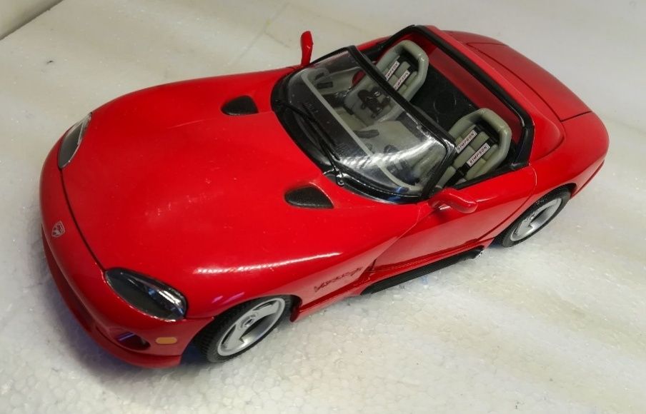 Viper RT/10 Dodge
Scara 1:18