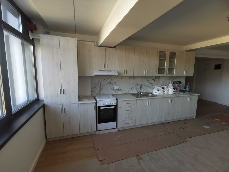Inchiriez Apartament (Birouri)