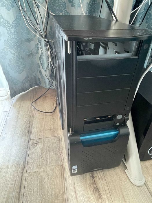 PC Workstation XEON 2620V2L - 64GB RAM ECC - GTx 1080 racit cu apa