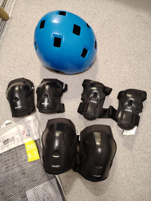 Комплект детски протектори(наколенки) и каска Oxelo