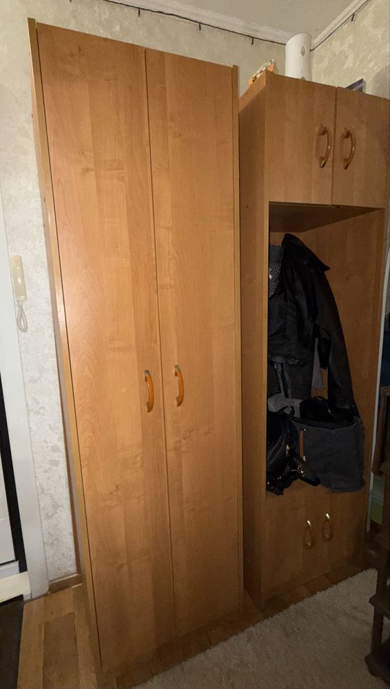 Продам шкаф в прихожую