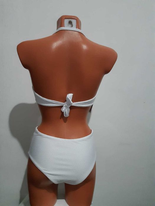 costum de baie, culoare alba Calzedonia format din 2 piese, marimea S