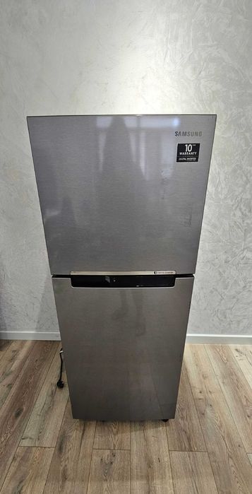 Холодильник Samsung, в отлтчном состоянии