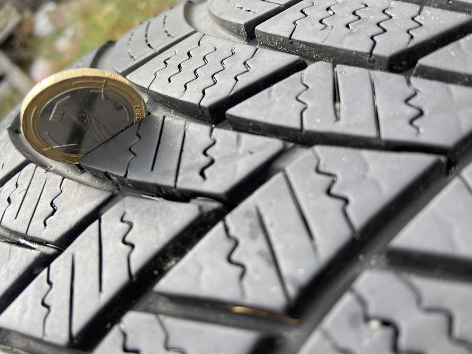 4x зимни гуми 2x Hankook 215/55R16 + 2x Nexen 215/60R16 комплект