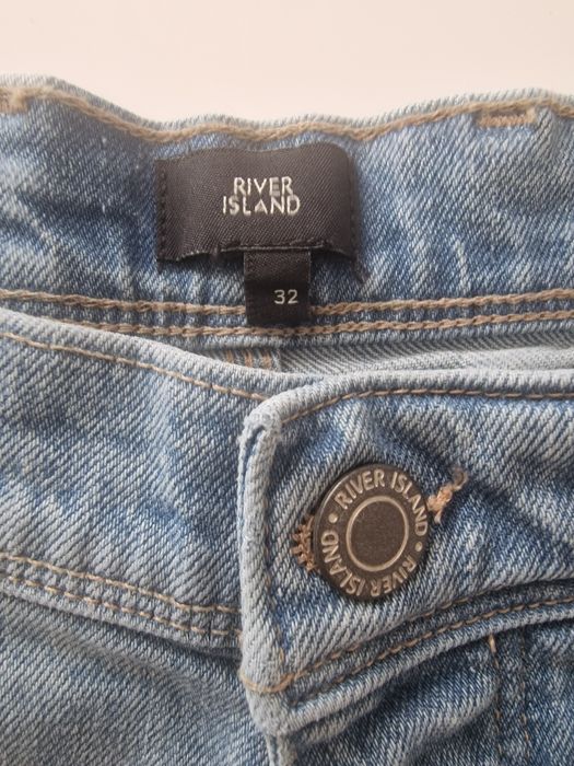 Pantaloni scurti River Island