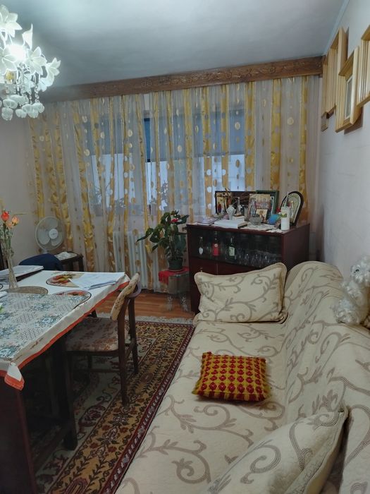 Vând apartament 3 camere decomandat