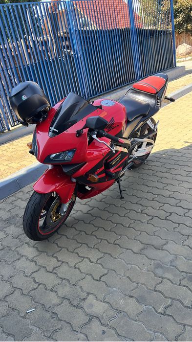 Honda CBR 600 RR pc37 an 2003
