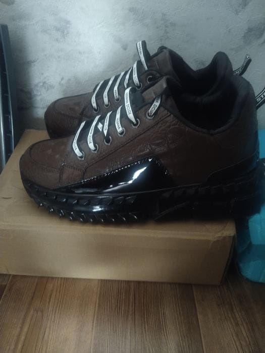 Продадим красовки новые