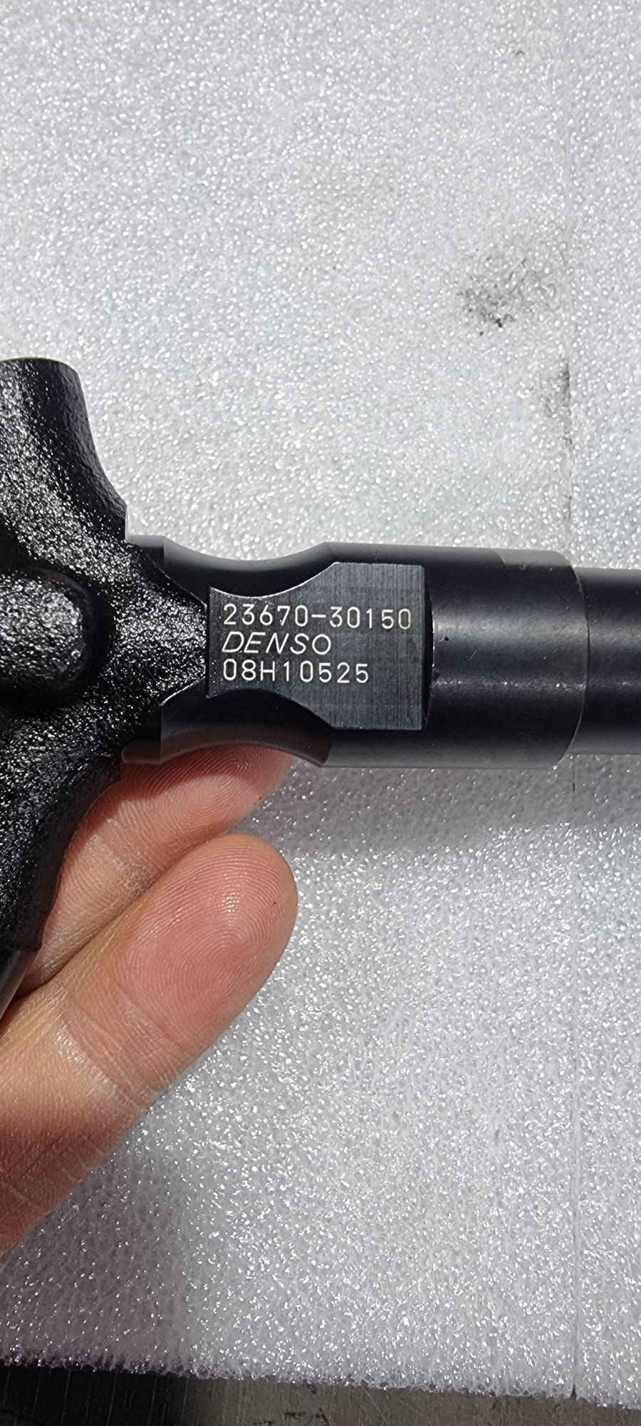 Injector Toyota 23670-30150
