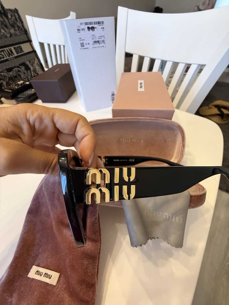 Miu Miu слънчеви очила