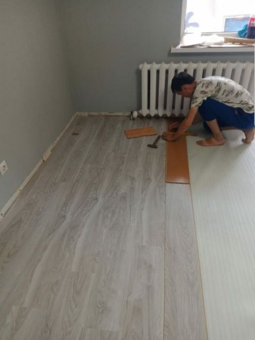 Укладка ламината Установка плинтуса