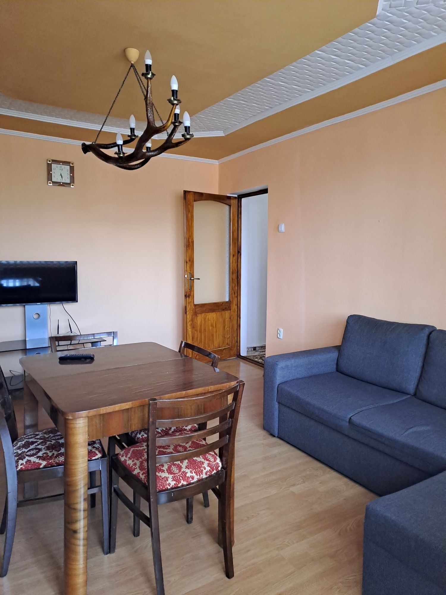 Vand apartament cu 2 camere