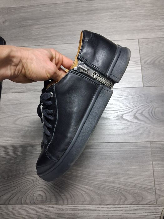 Adidasi Diesel marime 44. Piele naturala