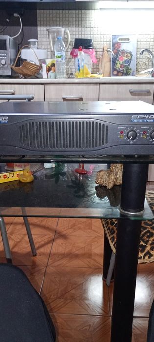 Крайно стъпало Behringer ep4000