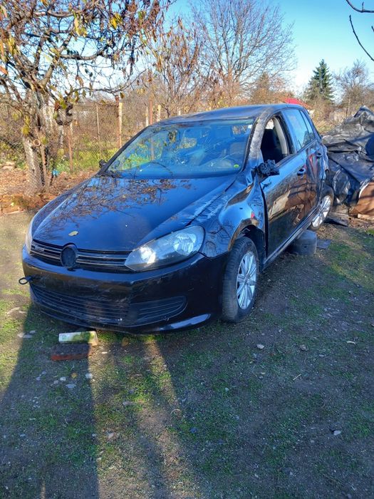 Vând golf 6 1.6 sau orice piesă din el