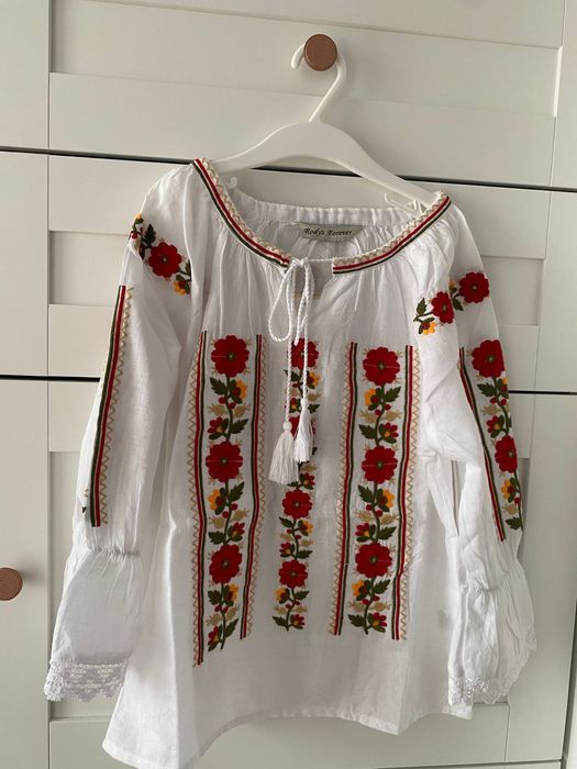 Ie fetite noua cu eticheta 4-6 ani