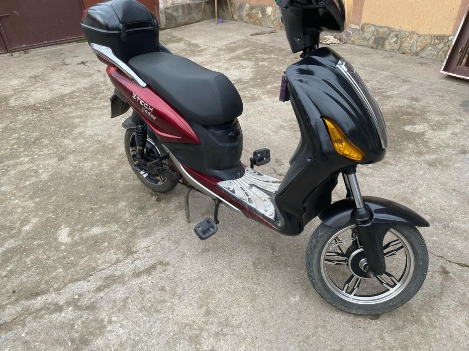 Vând scuter electric