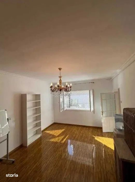 Vila | Piata Muncii | Birouri | Metrou 2 min | Garaj propriu